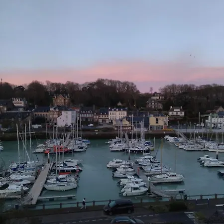 Le Castel Fleury , T2 Avec Vue Sur Le Port, Dans Batisse De Caractere, Pour 4 Personnes Апартаменты